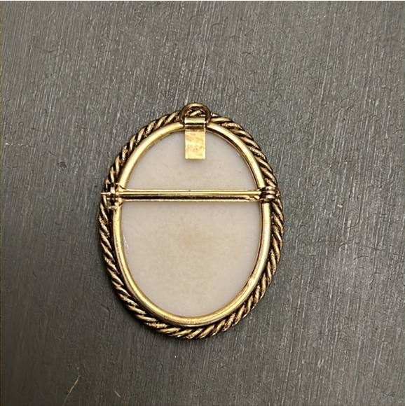 Vintage Porcelain Painted Brooch/Pendant With Pink Flower! - Picture 2 of 5